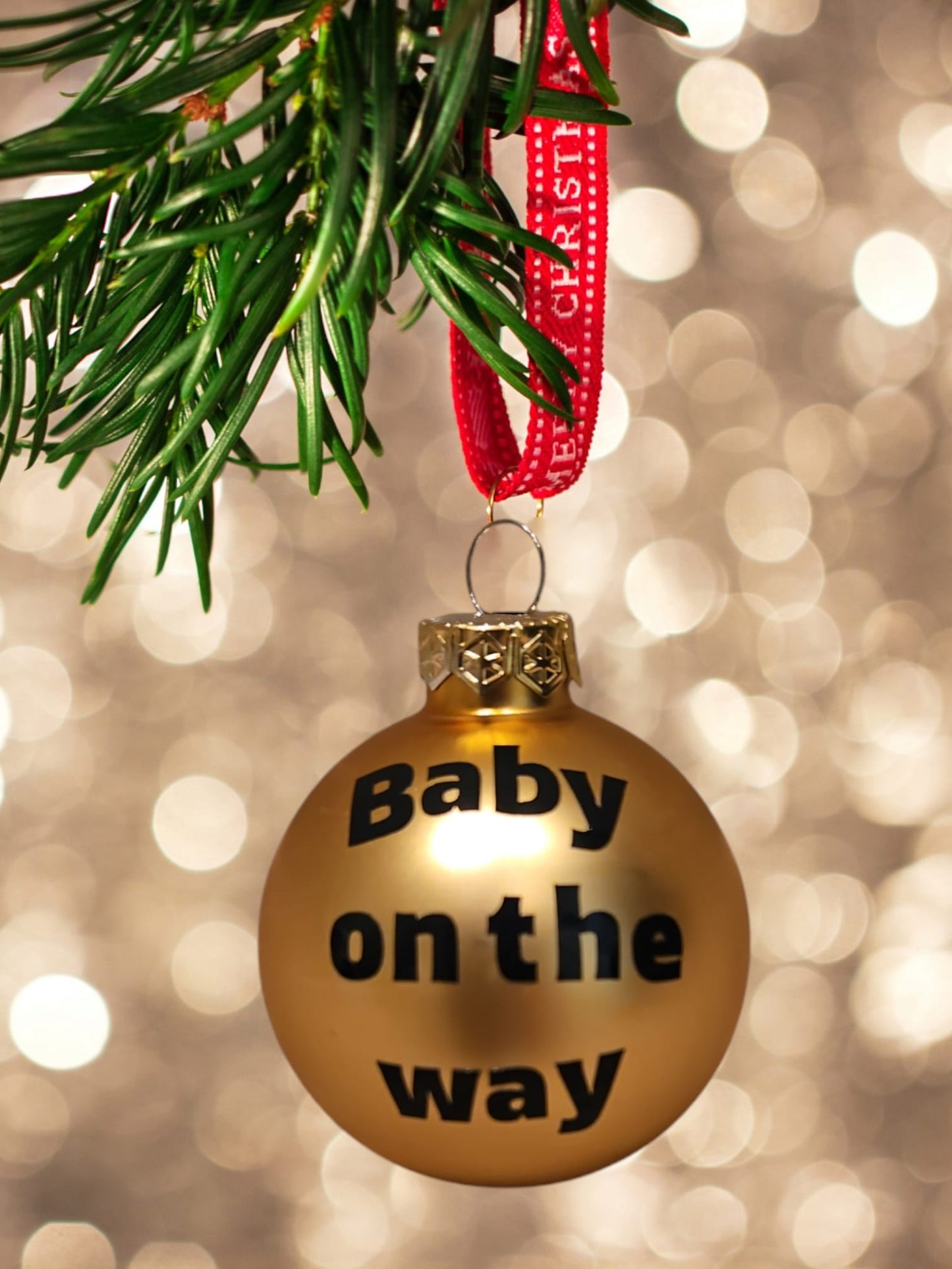 Kerstbal Baby on the way