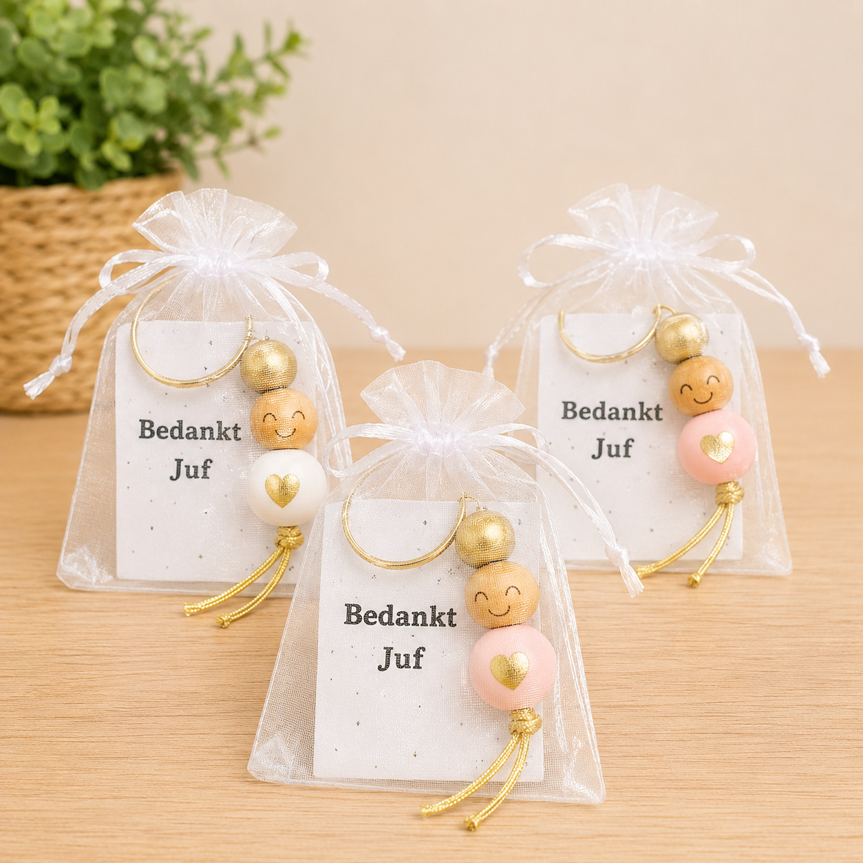 Gelukspoppetje met tekst Bedankt Juf